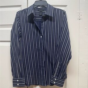 The limited, stretch, women’s button down. Size large.